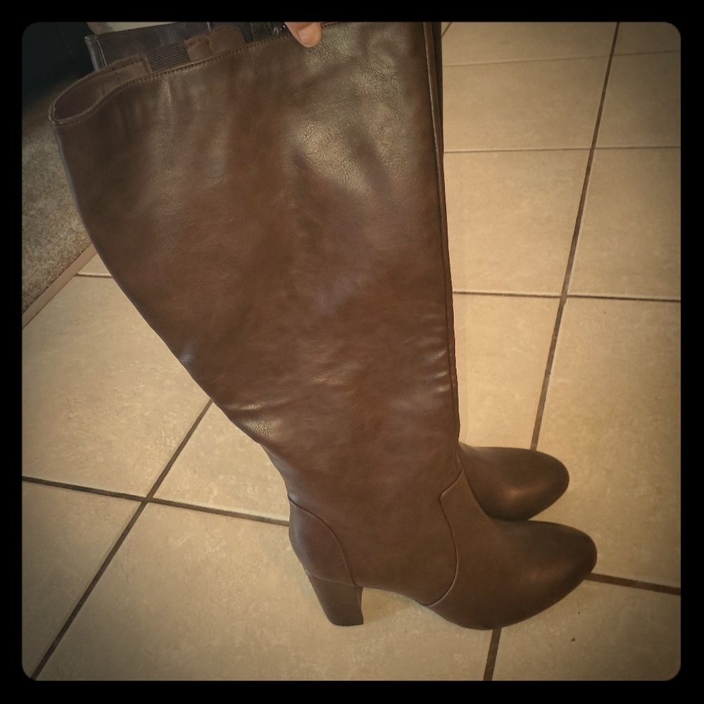 Torrid size 10 boots